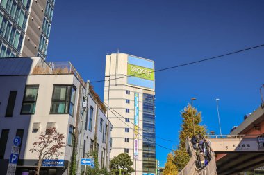 Çağdaş mimarinin yer aldığı 8 Aralık 2024 Şehir Sokakları,