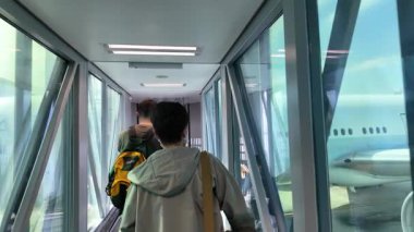 HK Havaalanı Hong Kong Uluslararası Seyahat Merkezi Görünümü, 3 Aralık 2024 