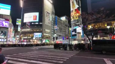 Shibuya Tokyo Iconic Alışveriş ve Eğlence Bölgesi, 8 Aralık 2024 