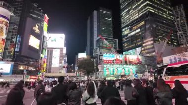 Shibuya Tokyo Iconic Alışveriş ve Eğlence Bölgesi, 8 Aralık 2024 