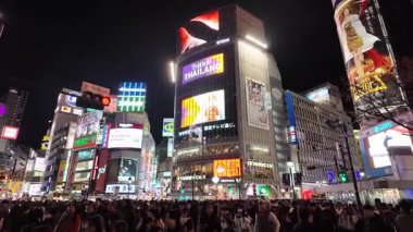 Shibuya Tokyo Iconic Alışveriş ve Eğlence Bölgesi, 8 Aralık 2024 