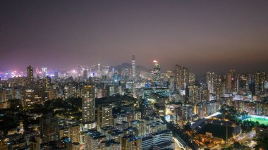 Şehir Işıkları 17 Şubat 2025, Gece Şovu 'nda Aydınlatılmış Şehir Skyline