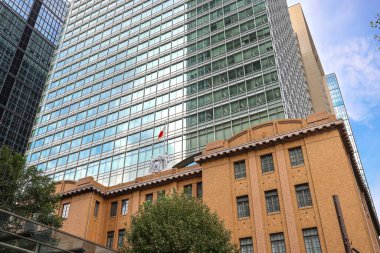 5 Aralık 2024 Şehir Caddesi manzaralı yüksek ofis binaları,