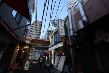 7 Aralık 2024 Tsukiji Market Tokyo 'da Vibrant Öğleden Sonra