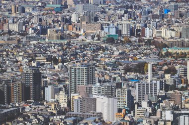 10 Aralık 2024 Şehir yapılarının yoğun bir düzenini gösteren detaylı hava görüntüsü