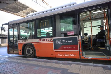 9 Aralık 2024 otobüsü kentin hareketli otobüs durağında yakalandı.