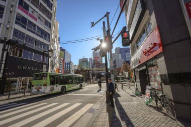 İkebukuro Tokyo 'nun hareketli caddesi 9 Aralık 2024