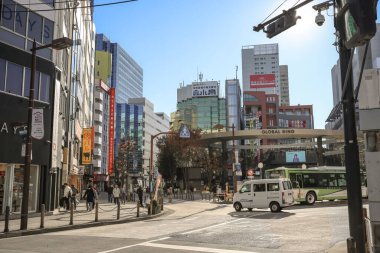 İkebukuro Tokyo 'nun hareketli caddesi 9 Aralık 2024