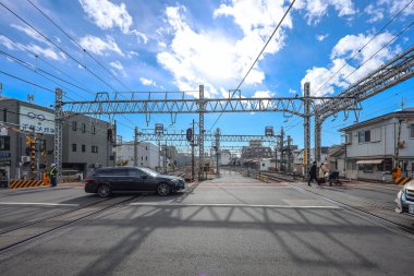8 Aralık 2024 tren yolu geçişi, üst raylar, banliyö yolları