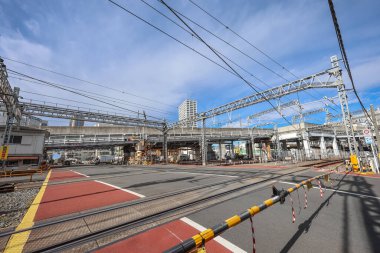 8 Aralık 2024 tren yolu geçişi, üst raylar, banliyö yolları