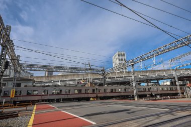 8 Aralık 2024 tren yolu geçişi, üst raylar, banliyö yolları