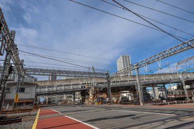 8 Aralık 2024 tren yolu geçişi, üst raylar, banliyö yolları