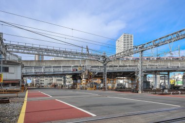 8 Aralık 2024 tren yolu geçişi, üst raylar, banliyö yolları