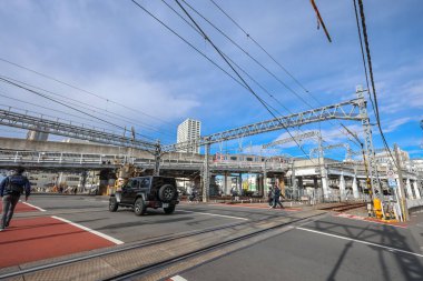 8 Aralık 2024 tren yolu geçişi, üst raylar, banliyö yolları