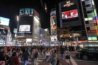 8 Aralık 2024 Canlı şehir kavşağı gece aydınlandı