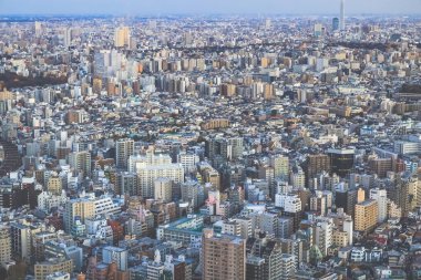 6 Aralık 2024 Birden fazla yerleşim ve ticari konut içeren hareketli şehir manzarası