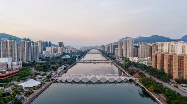 22 Aralık 2024 Yüksek binaların yer aldığı şehir manzarasının havadan görüntüsü,