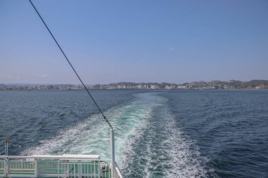 23 Mart 2025 Dinamik okyanusu gösteren canlı bir tekne yolculuğunun görüntüsü