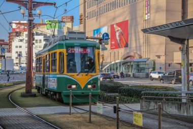 23 Mart 2025 Geleneksel sarı ve yeşil renkli tramvay