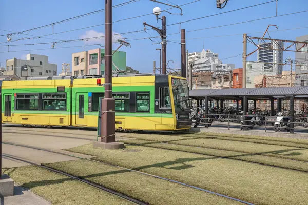 23 Mart 2025 Canlı sarı ve yeşil tramvaylı Şehir Tren İstasyonu