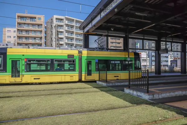 23 Mart 2025 Canlı sarı ve yeşil tramvaylı Şehir Tren İstasyonu