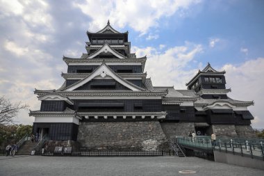 24 Mart 2025 Geleneksel bir Japon şatosunun manzarası
