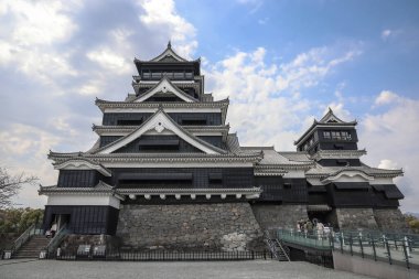 24 Mart 2025 Geleneksel bir Japon şatosunun manzarası