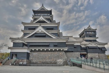 24 Mart 2025 Geleneksel bir Japon şatosunun manzarası