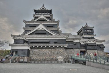 24 Mart 2025 Karmaşık Japon kalesi