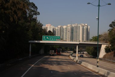 22 Mart 2025 Şehir Yolu. Araçlar birden fazla şeritte ilerliyor.