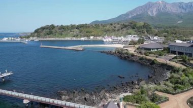 Gökkuşağı Sahili Renkleri ve Dalgaları, 23 Mart 2025