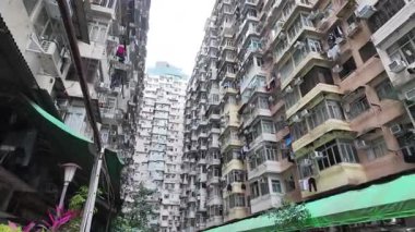 Canavar Malikanesi Şehir Yoğunluk Simgesi, 13 Nisan 2025