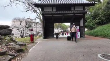 29 Mart 2025 tarihli Najima Mon Kapısı 'ndan Giren İnsanlar