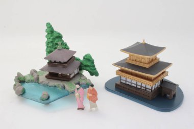 Japon tapınağını gösteren çok güzel bir maketti.