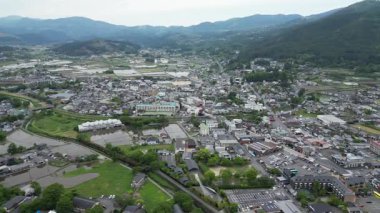 Yufuin köyünün havadan görünüşü, Oita ken Yufu şehri, 15 Mayıs 2024