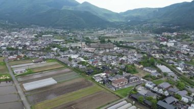 Yufuin köyünün havadan görünüşü, Oita ken Yufu şehri, 15 Mayıs 2024