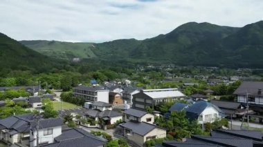Yufuin köyünün havadan görünüşü, Oita ken Yufu şehri, 15 Mayıs 2024
