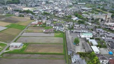 Yufuin kasabasından pirinç tarlası, Oita Bölgesi, Kyushu, Japonya, 15 Mayıs 2024 