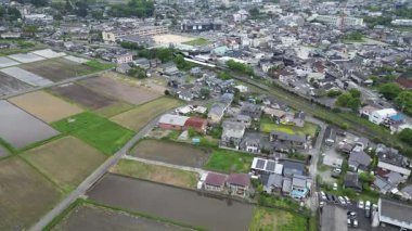 Yufuin kasabasından pirinç tarlası, Oita Bölgesi, Kyushu, Japonya, 15 Mayıs 2024 