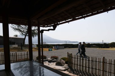 23 Mart 2025 Ahşap mimarisi olan geleneksel bir Japon evi,