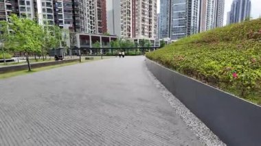 Kai Tak Avenue Park manzarası 19 Nisan 2025