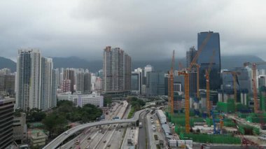 Kowloon City 'de modern yüksek binaları olan tarihi bir bölge. 19 Nisan 2025 