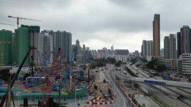 Kowloon City 'de modern yüksek binaları olan tarihi bir bölge. 19 Nisan 2025 