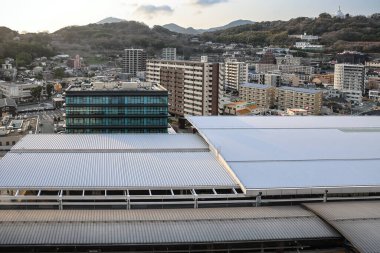 24 Mart 2025 Modern binalarla panoramik şehir manzarası