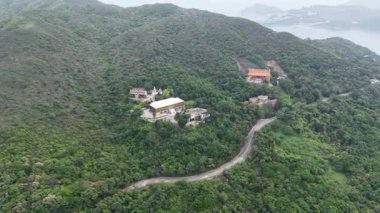Cham Shan Manastırı Etrafındaki Huzur, Hong Kong, 1 Mayıs 2025  