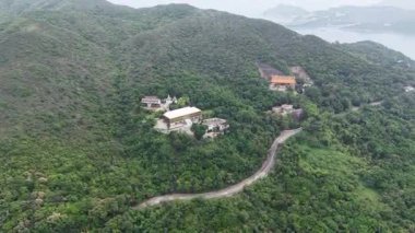 Cham Shan Manastırı Etrafındaki Huzur, Hong Kong, 1 Mayıs 2025  