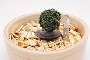 Küçük bir bibloyu gösteren yaratıcı bir kompozisyon