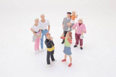 Küçük ölçekli minyatür modeller gösteriyor.