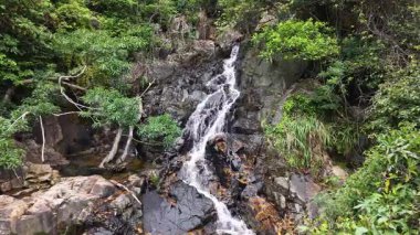 Siu Chik Sha Şelale Şelalesi 10 Mayıs 2025  