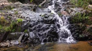 Siu Chik Sha Şelale Şelalesi 10 Mayıs 2025  